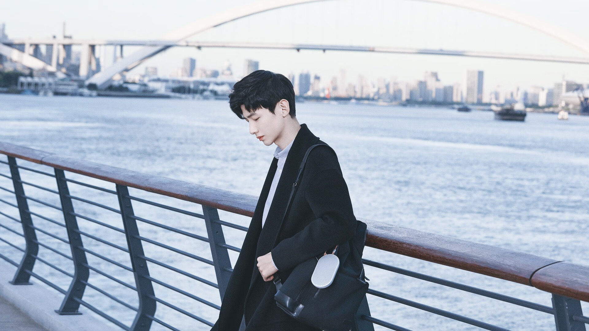 南非男子仰泳节奏稳定,男子仰泳比赛视频