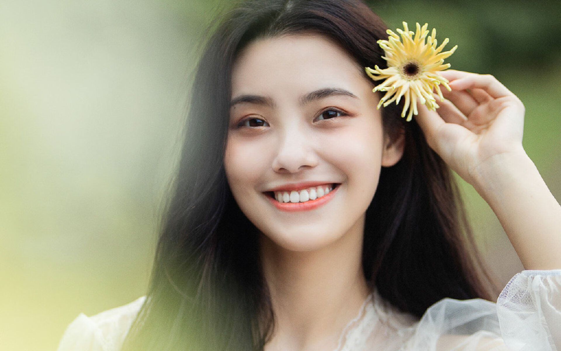 张伟丽转训泰国以应对强敌腿法攻击，张伟丽与泰国选手对打视频